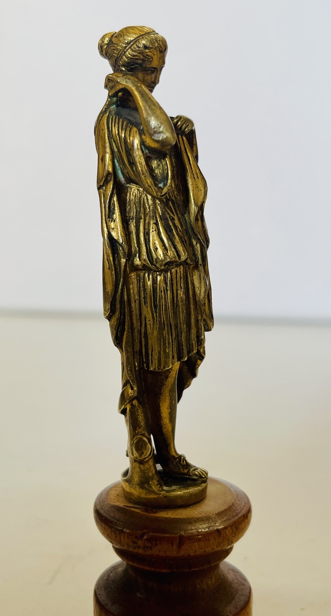Diane De Gobies Seal -photo-3